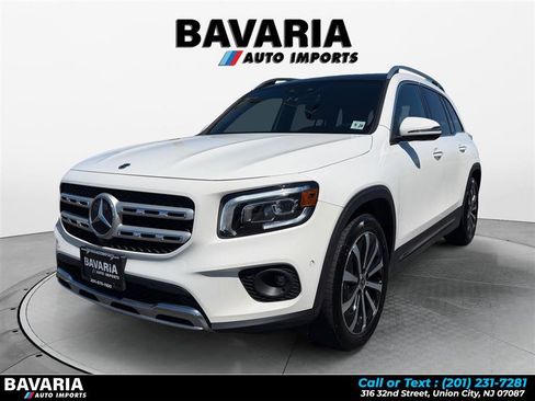 Used 2023 Mercedes-Benz GLB 250 4MATIC image 1