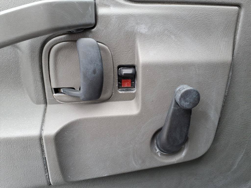 Used 2016 Chevrolet Express 3500 RWD image 11