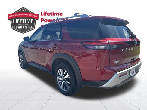Certified 2025 Nissan Pathfinder SL AWD/4WD image 5