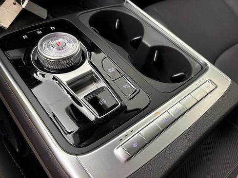 New 2026 Kia Carnival EX FWD image 34