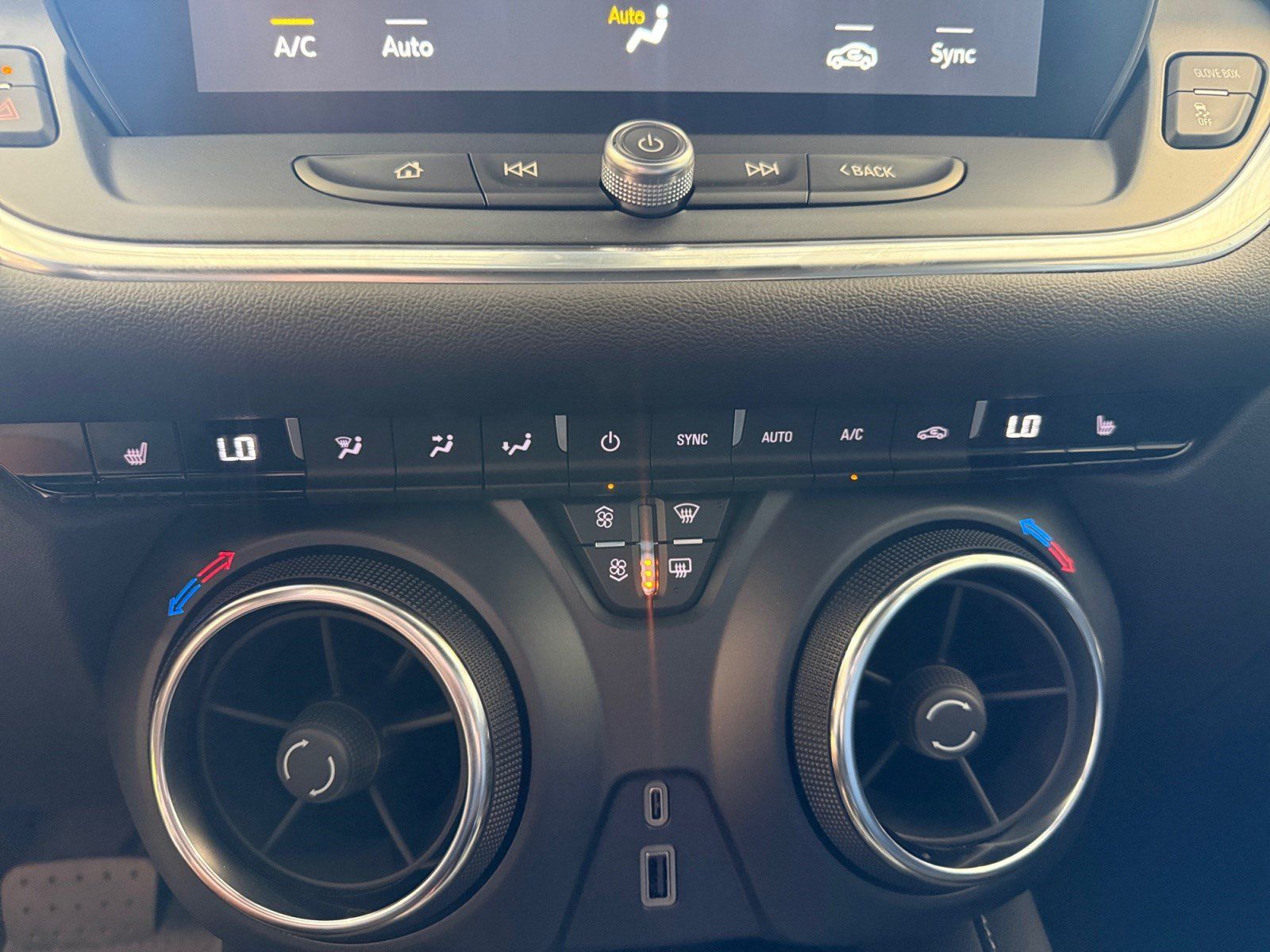 New 2026 Chevrolet Blazer LT w/ Convenience Package FWD image 28