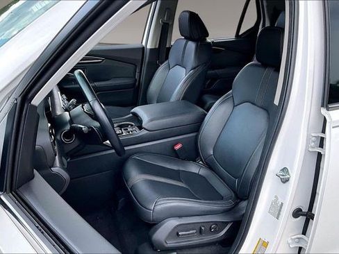 Certified 2025 Honda Pilot Touring image 20