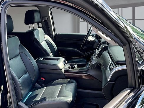 Used 2020 GMC Yukon SLT w/ Graphite Performance Edition AWD/4WD image 8