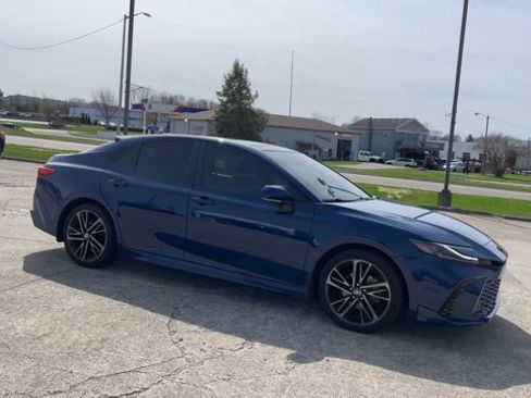 Used 2025 Toyota Camry XSE image 2