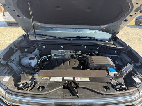 Used 2025 Volkswagen Atlas SEL image 18