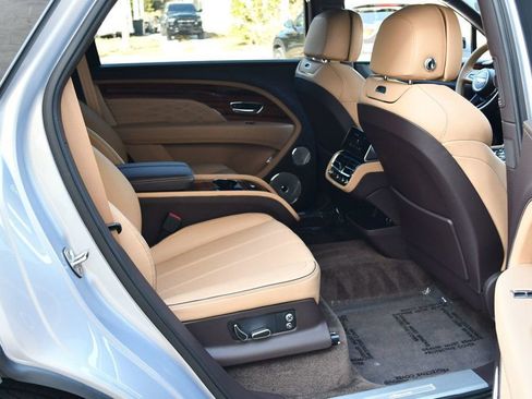 Used 2023 Bentley Bentayga Extended Wheelbase AWD/4WD image 50
