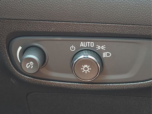 Used 2025 Buick Encore GX Preferred FWD image 13