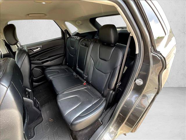 Used 2016 Ford Edge Titanium FWD image 24