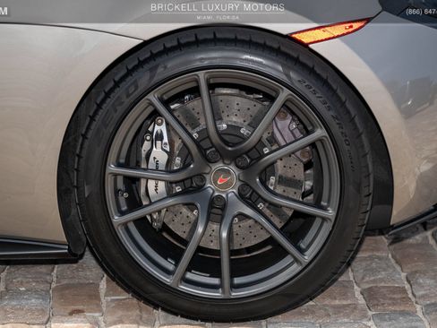 Used 2018 McLaren 570S Coupe RWD image 45