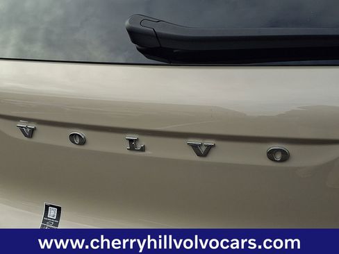 Certified 2025 Volvo XC40 B5 Ultra w/ Protection Package Premier image 31