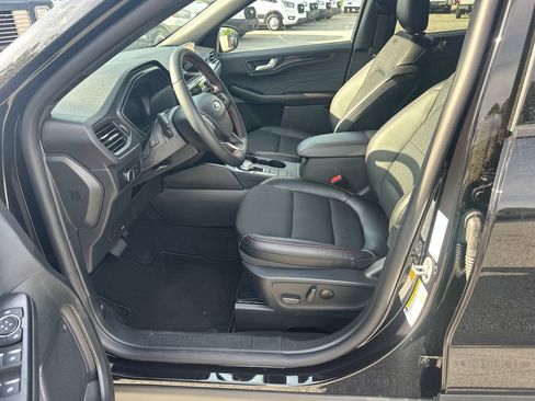 New 2026 Ford Escape ST-Line w/ Cold Weather Package AWD/4WD image 39