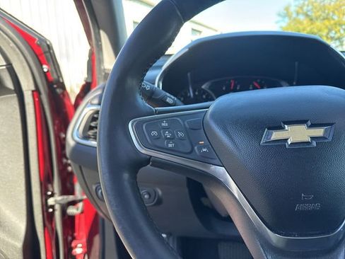 Used 2020 Chevrolet Equinox LT w/ Driver Convenience Package image 17