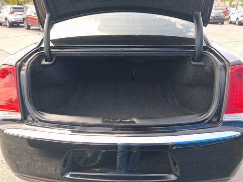 Used 2019 Chrysler 300 Limited RWD image 27