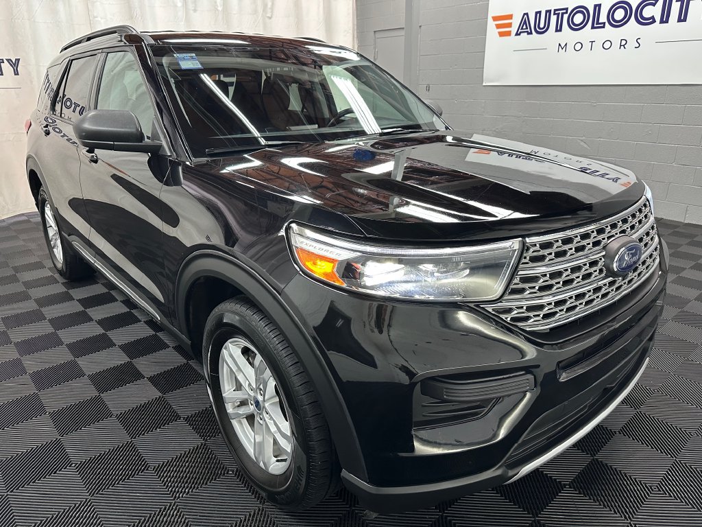 Used 2022 Ford Explorer XLT AWD/4WD image 3