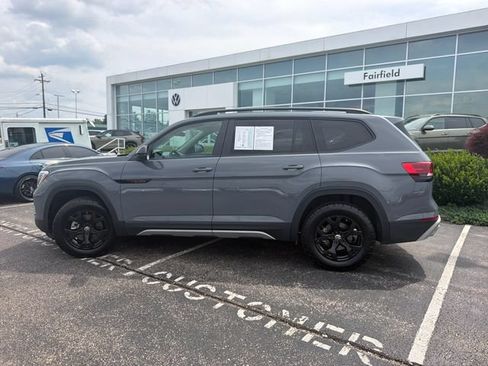 Certified 2025 Volkswagen Atlas Peak Edition SE AWD/4WD image 8
