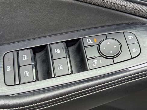 Certified 2023 Nissan Rogue SV image 12