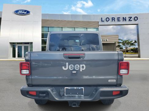 Used 2022 Jeep Gladiator Overland w/ Trailer Tow Package image 6