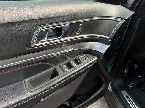 Used 2018 Ford Explorer Sport AWD/4WD image 11