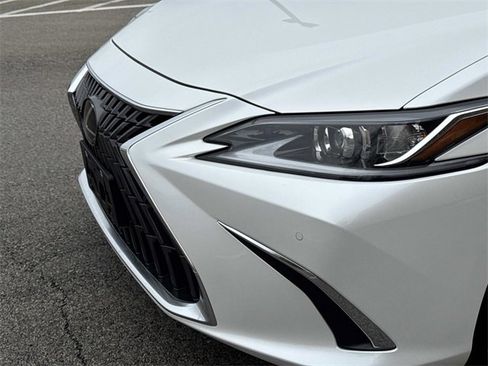 Certified 2024 Lexus ES 350 w/ Premium Package image 10