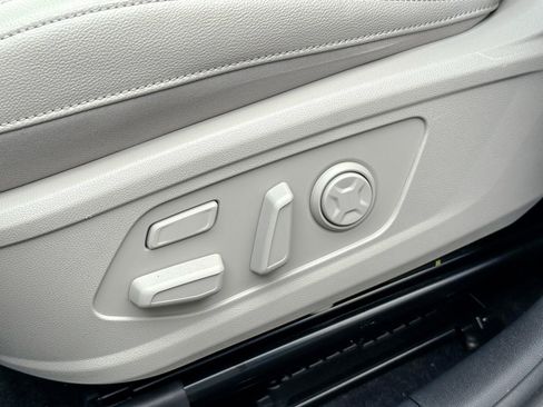 Certified 2025 Kia Sorento SX Prestige image 17