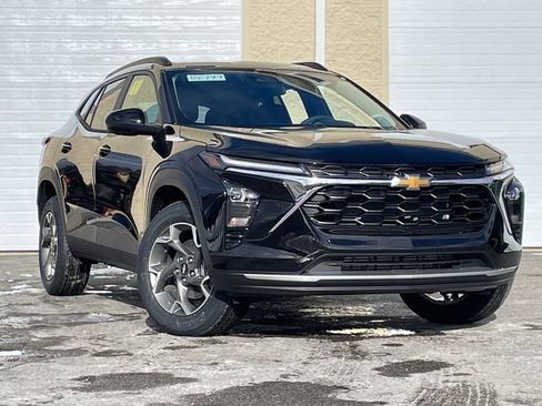 New 2026 Chevrolet Trax LT image 2