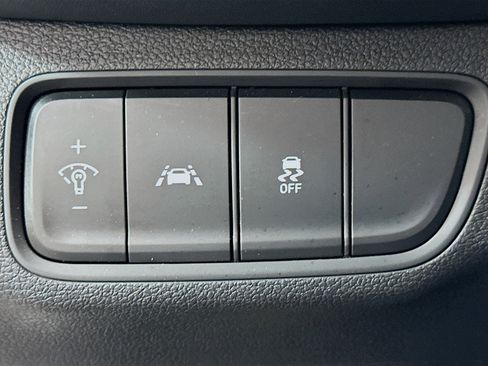 Used 2020 Hyundai Santa Fe SE FWD image 17