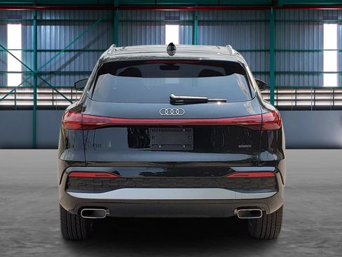 Used 2025 Audi Q5 Premium Plus w/ Premium Plus AWD/4WD image 4