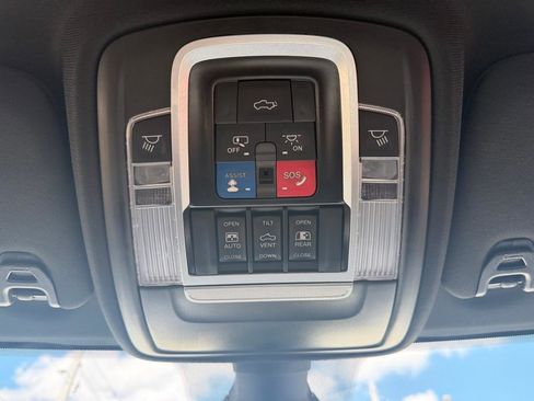 Used 2022 RAM 2500 Laramie w/ Night Edition AWD/4WD image 32
