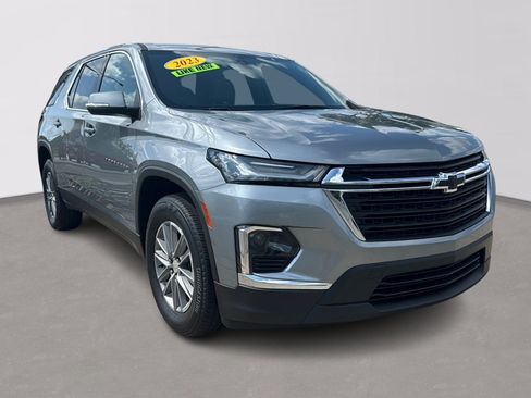 Used 2023 Chevrolet Traverse LS w/ Safety Package FWD image 2
