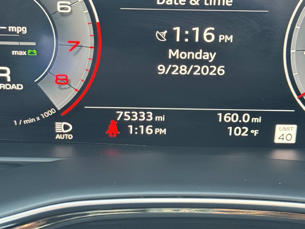 Used 2019 Audi Q8 Prestige AWD/4WD image 29