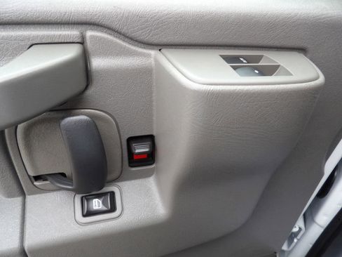 Used 2020 Chevrolet Express 3500 LS image 15