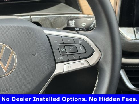 Used 2025 Volkswagen Atlas SE FWD image 14