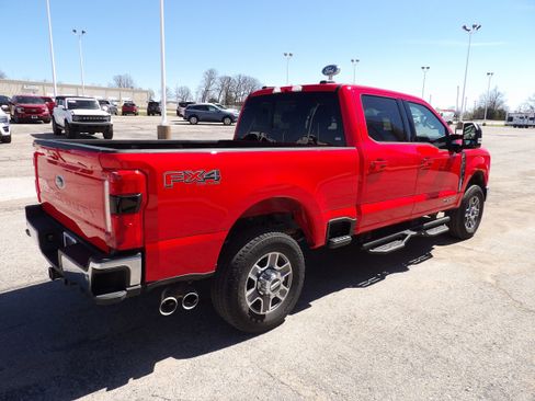 Used 2024 Ford F350 Lariat image 9