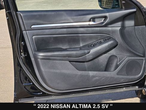 Used 2022 Nissan Altima 2.5 SV FWD image 14