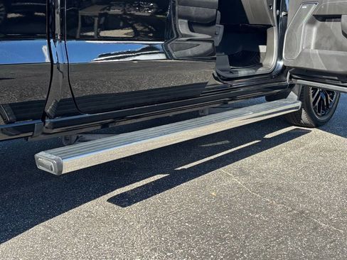 Used 2022 Chevrolet Silverado 1500 LTZ image 4