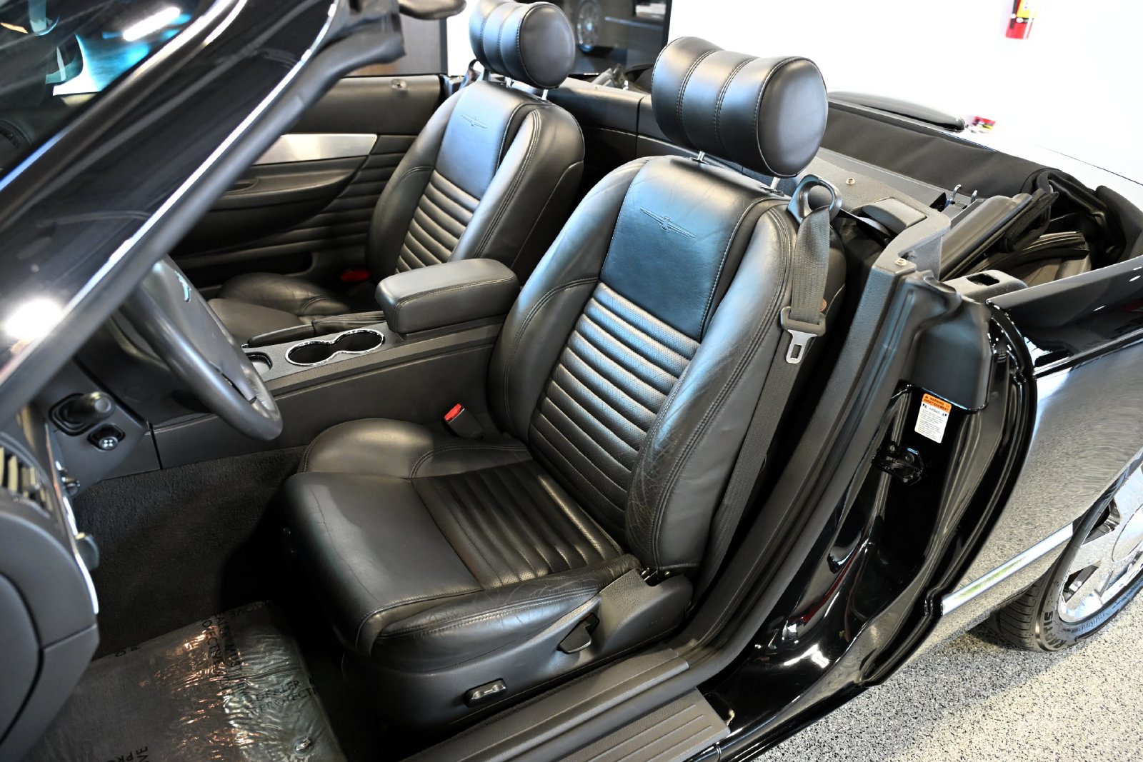 Used 2002 Ford Thunderbird RWD image 26