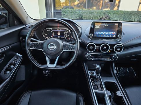 Used 2023 Nissan Sentra SR w/ SR Premium Package image 24