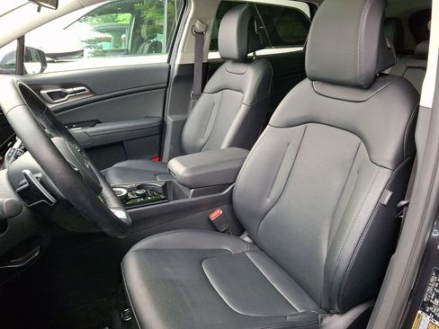 Certified 2023 Kia Sportage EX w/ EX Premium Package AWD/4WD image 12