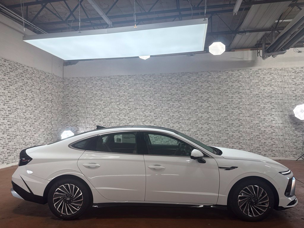 New 2026 Hyundai Sonata Limited FWD image 8