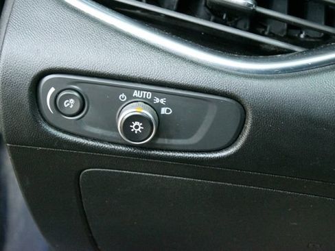 Used 2021 Chevrolet Malibu LT FWD image 13