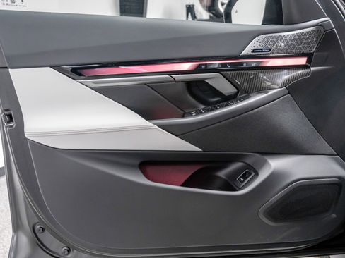 Used 2025 BMW M5 -Carbon Ceramic Brakes, Execut w/ Carbon Package image 37