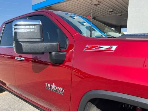 Used 2025 Chevrolet Silverado 2500 LTZ w/ LTZ Texas Edition AWD/4WD image 2