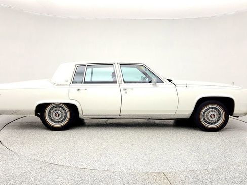 Used 1987 Cadillac Brougham image 4