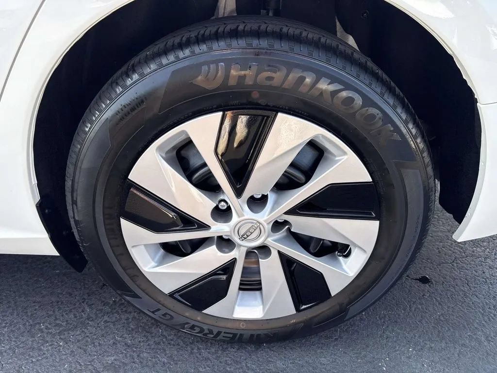 Used 2025 Nissan Altima 2.5 S FWD image 11