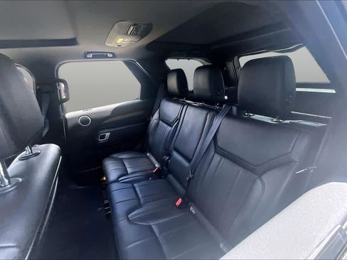 Used 2018 Land Rover Discovery HSE AWD/4WD image 20