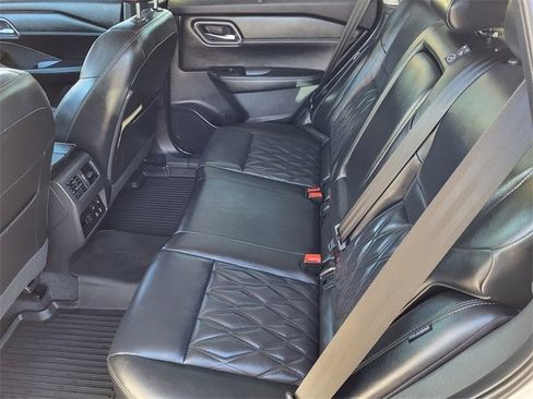 Certified 2025 Nissan Rogue Platinum w/ Platinum Premium Package image 26