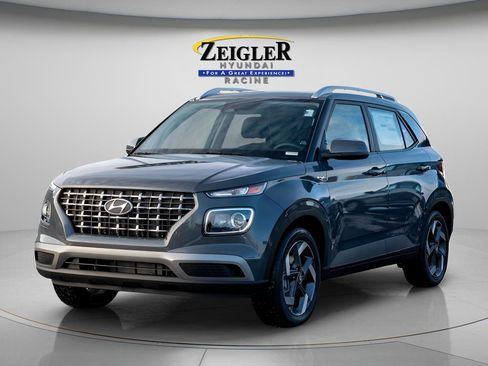 New 2026 Hyundai Venue SEL FWD image 3