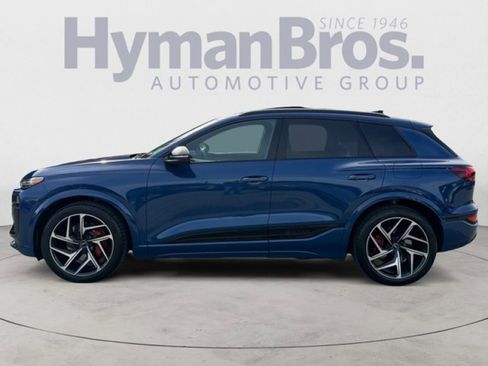 Used 2025 Audi SQ6 e-tron Prestige w/ 21" Black Optic Wheel Package image 6