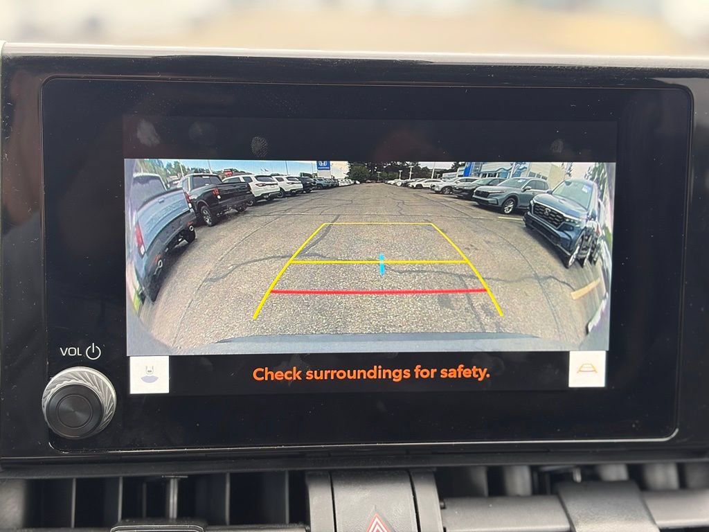 Used 2025 Toyota RAV4 LE AWD/4WD image 34