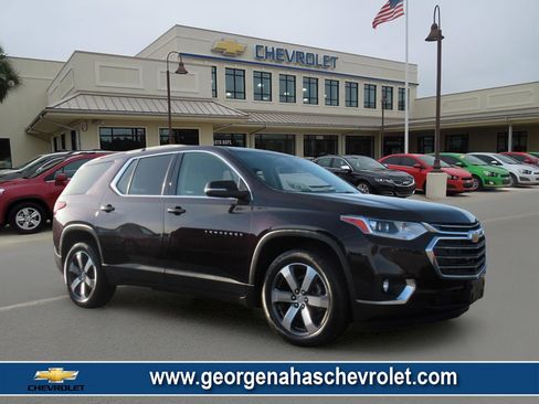 Used 2021 Chevrolet Traverse LT w/ LT Premium Package AWD/4WD image 1